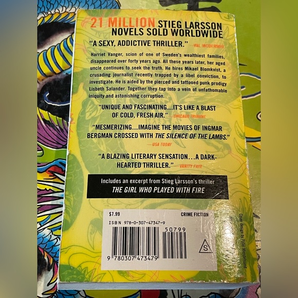 THE GIRL WITH THE DRAGON TATTOO By Stieg Larsson Paperback Book 💖🐲💖 - Picture 2 of 4